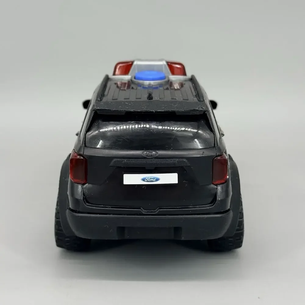 Dickie Toys Official Ford Interceptor Police Car Lights Sound + Action Figures +